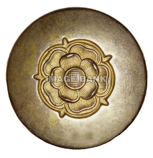 RWb33ds - Royal Navy Lieutentant's button with Tudor Rose motif