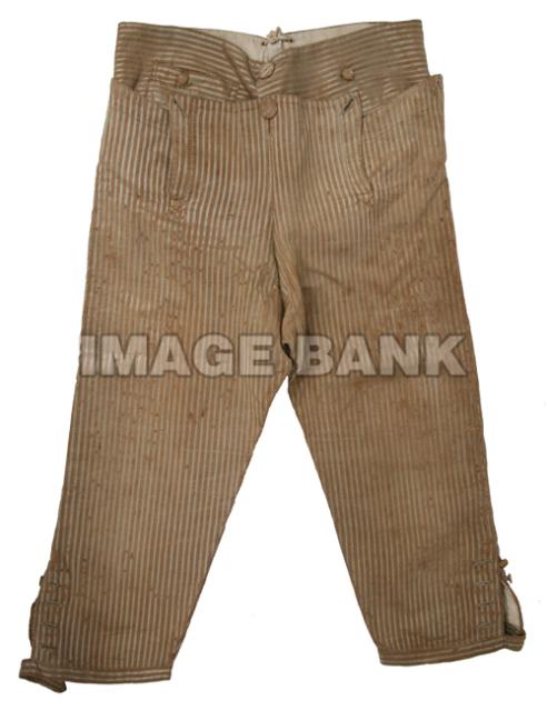 RWu19d- Mans silk striped knee breeches circa 1775-85
